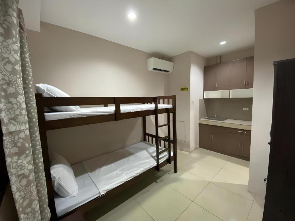 Oyo 766 Ichehan Apartments Manila Ngoại thất bức ảnh