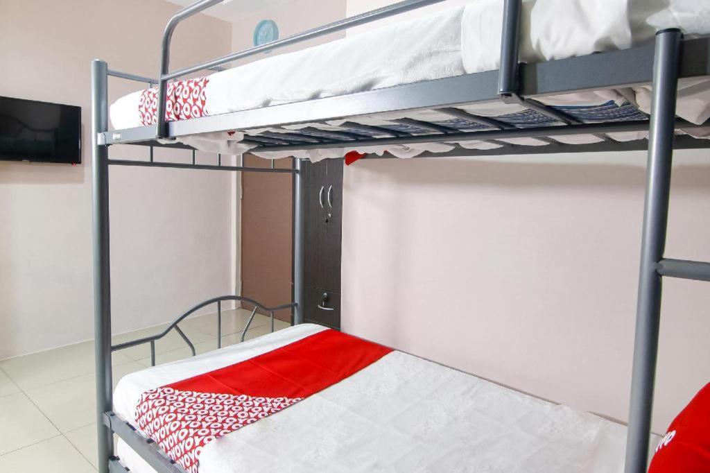 Oyo 766 Ichehan Apartments Manila Ngoại thất bức ảnh